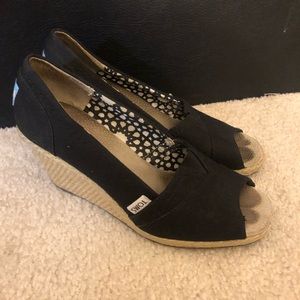 TOMS Classic Wedge Pump